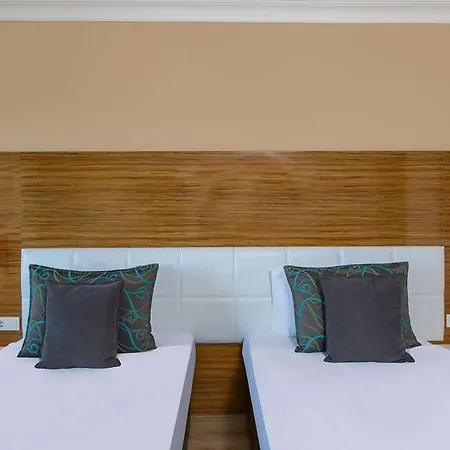 Aquaworld Hotel *